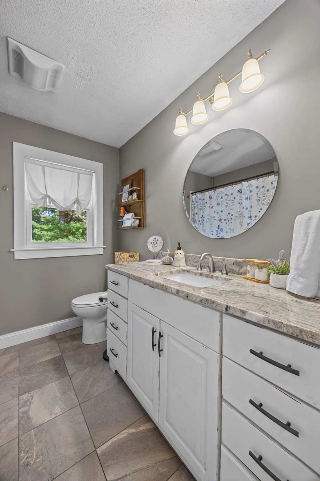 Single Family Residence at 39 E Charlton Rd, Spencer MA 01562, Spencer, photo 17 of 31