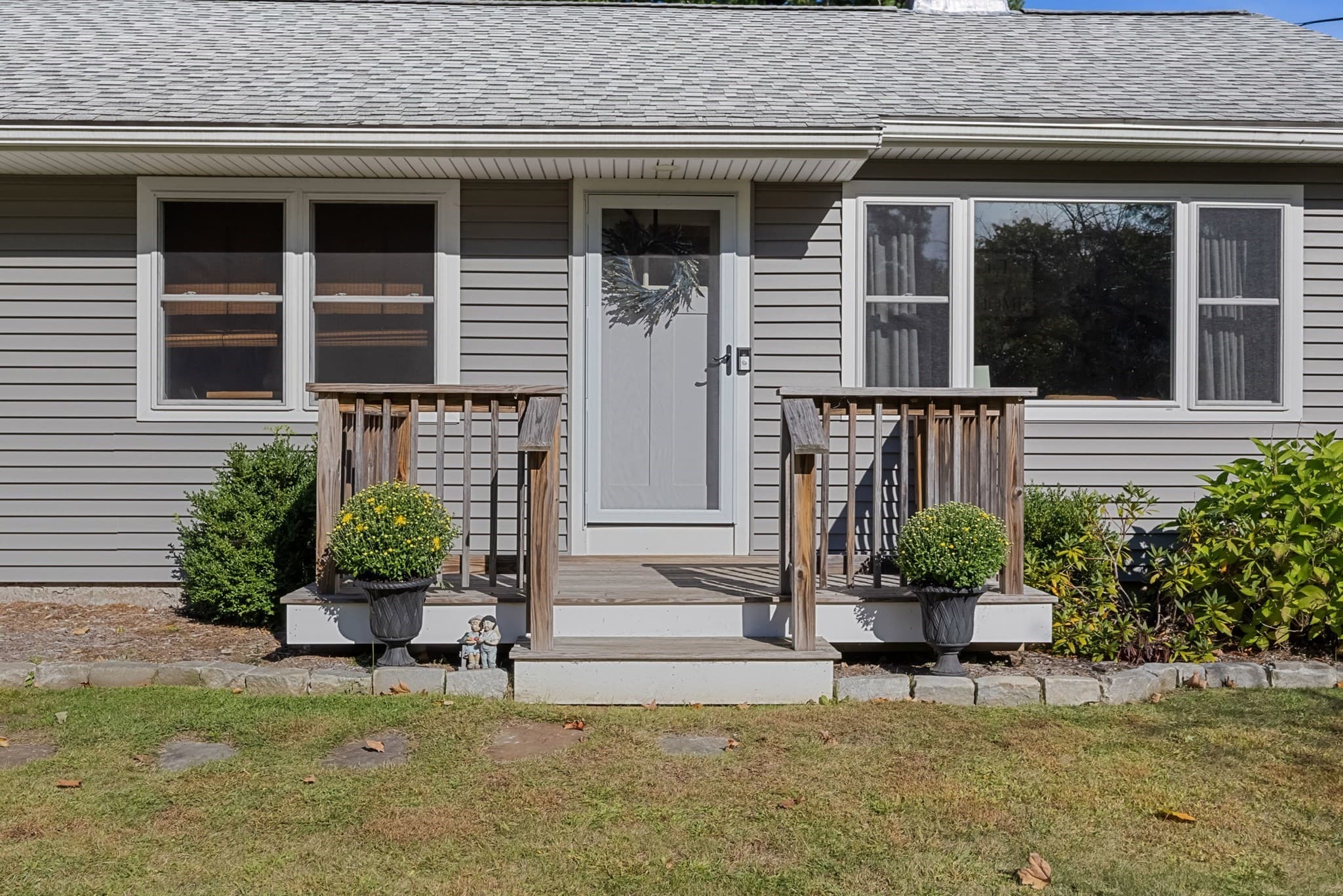 Single Family Residence at 39 E Charlton Rd, Spencer MA 01562, Spencer, photo 3 of 31