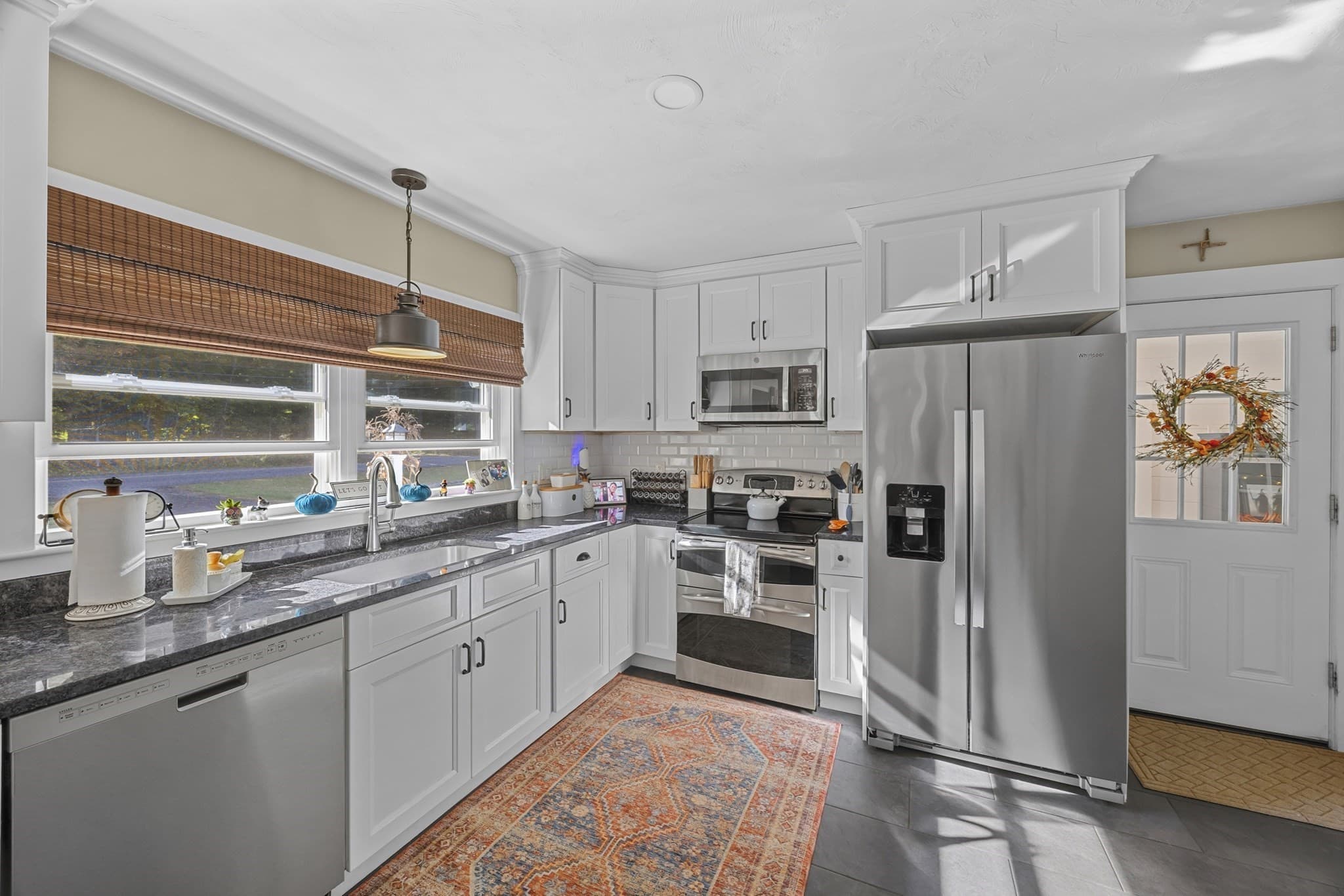 Single Family Residence at 39 E Charlton Rd, Spencer MA 01562, Spencer, photo 11 of 31