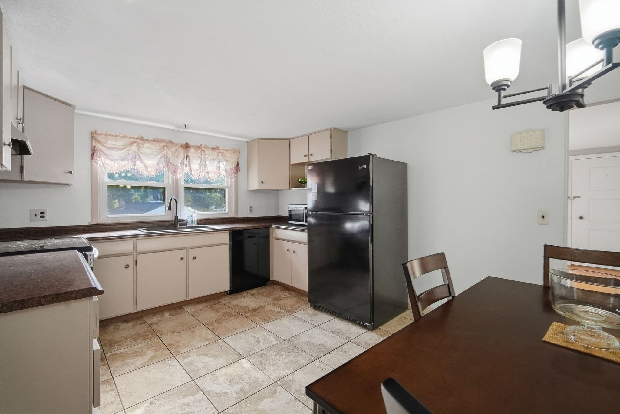 Single Family Residence at 6 Sasur St, Palmer MA 01080, Palmer, photo 9 of 37