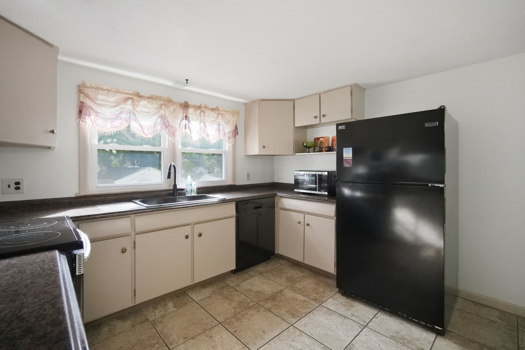 Single Family Residence at 6 Sasur St, Palmer MA 01080, Palmer, photo 10 of 37
