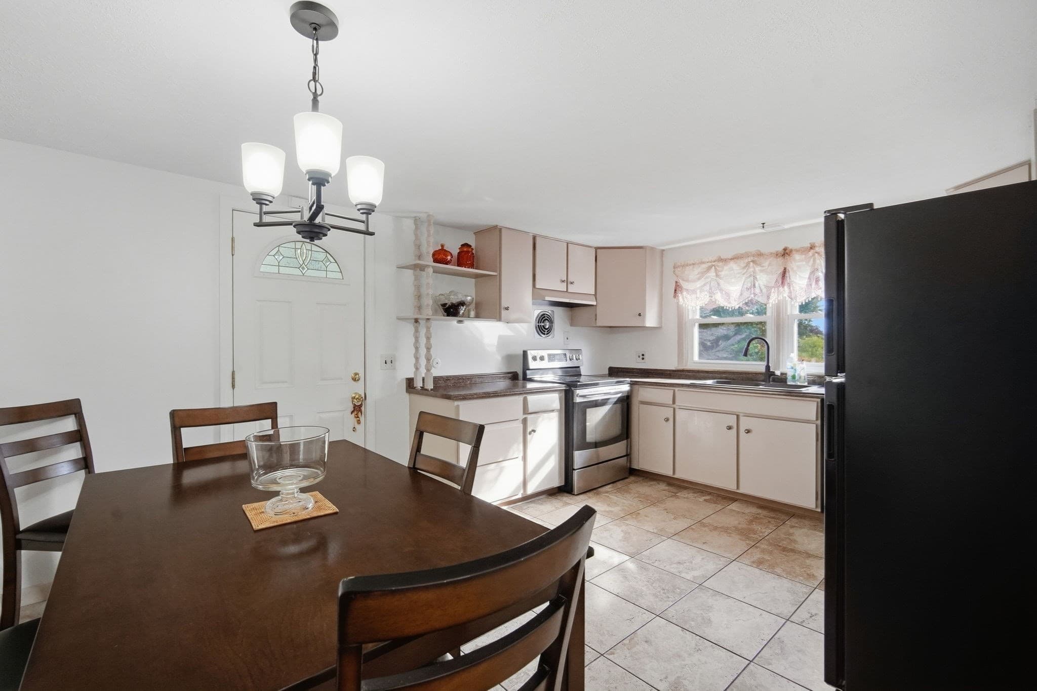 Single Family Residence at 6 Sasur St, Palmer MA 01080, Palmer, photo 4 of 37