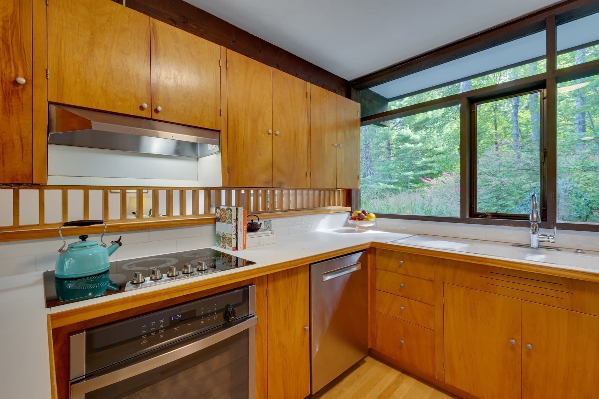 Single Family Residence at 7 Old Conant Rd, Lincoln MA 01773, Lincoln, photo 11 of 38