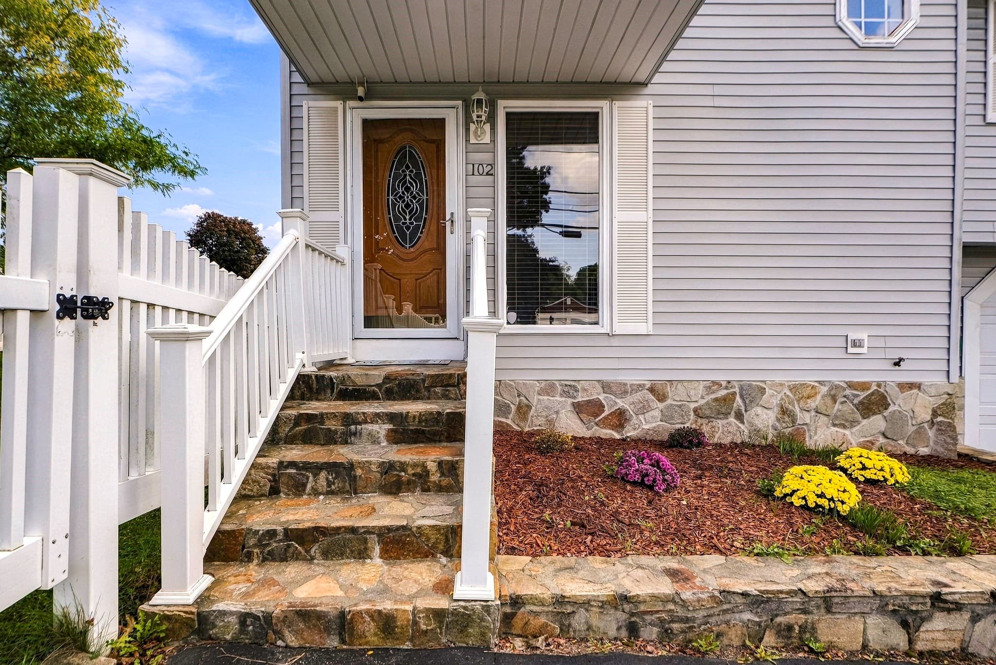 Single Family Residence at 102 Sunderland Rd, Worcester MA 01604, Worcester, photo 2 of 37
