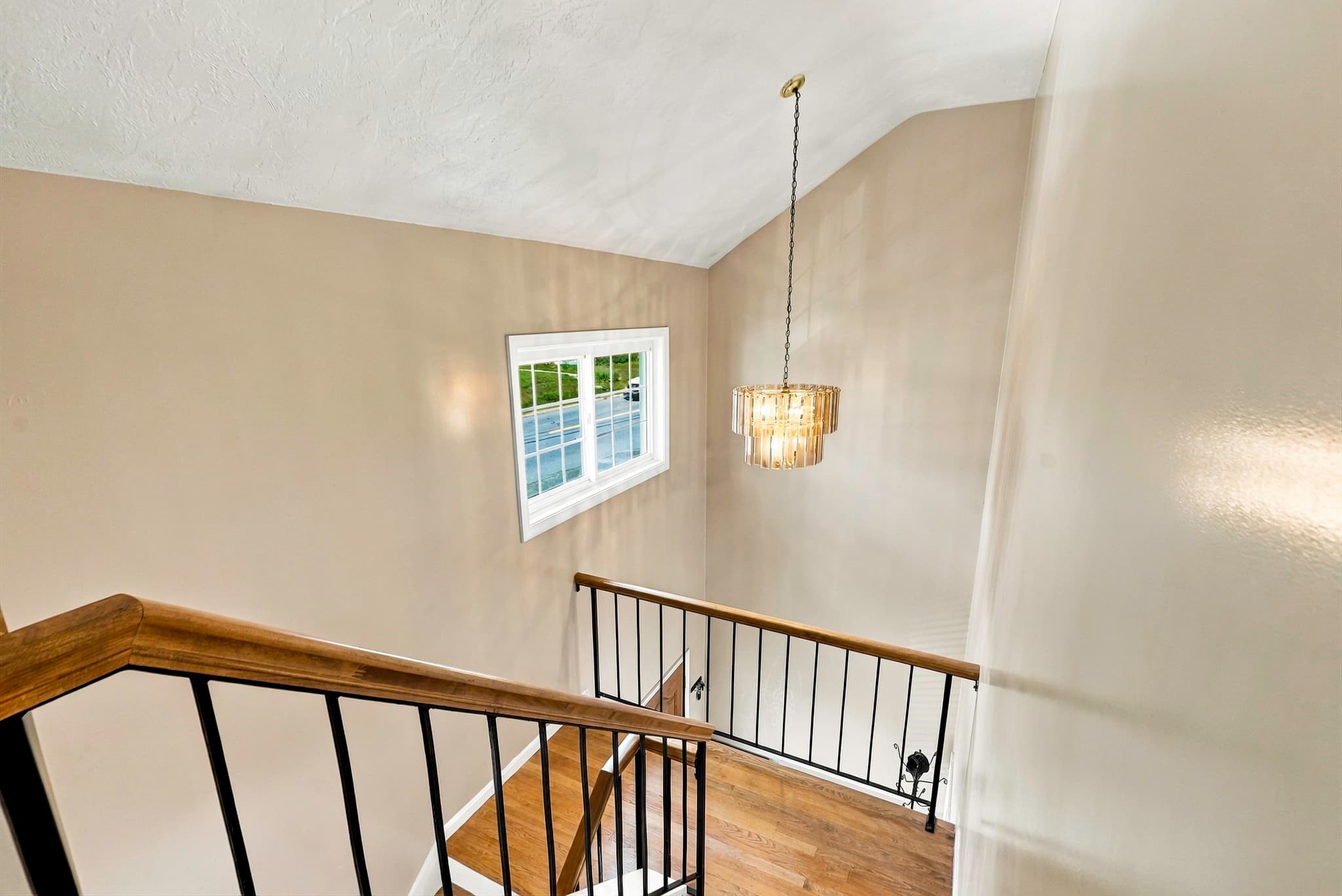 Single Family Residence at 102 Sunderland Rd, Worcester MA 01604, Worcester, photo 13 of 37