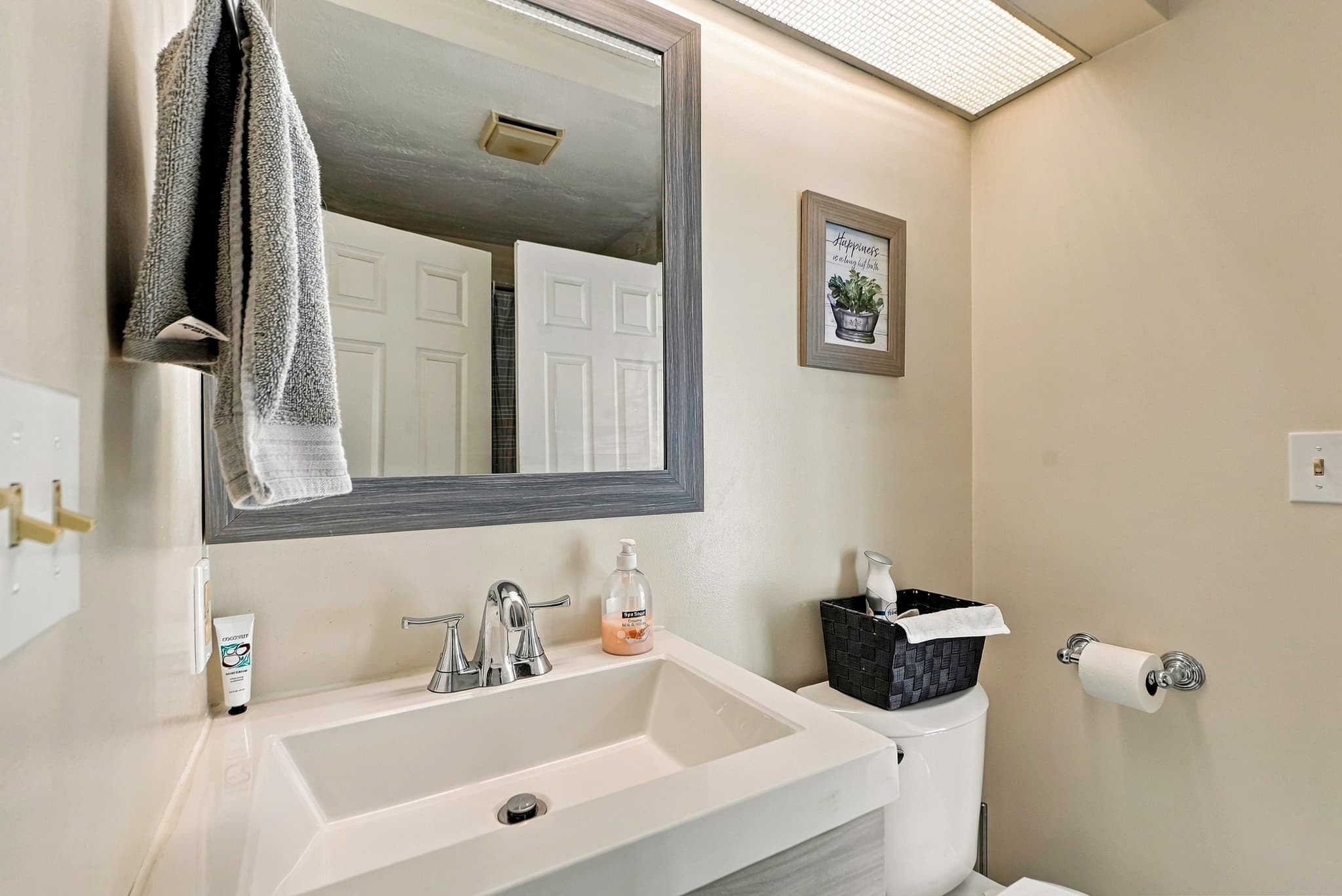 Single Family Residence at 102 Sunderland Rd, Worcester MA 01604, Worcester, photo 17 of 37