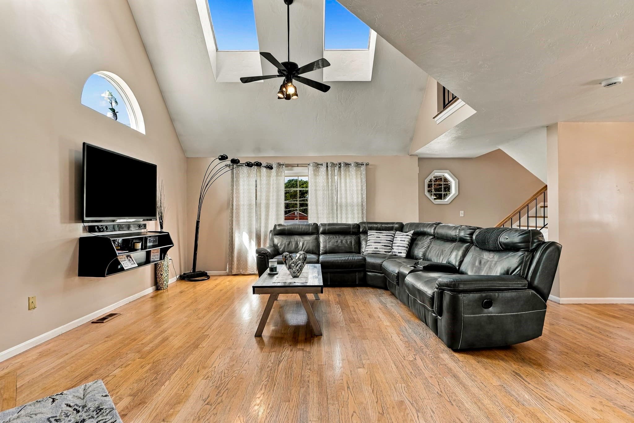 Single Family Residence at 102 Sunderland Rd, Worcester MA 01604, Worcester, photo 7 of 37