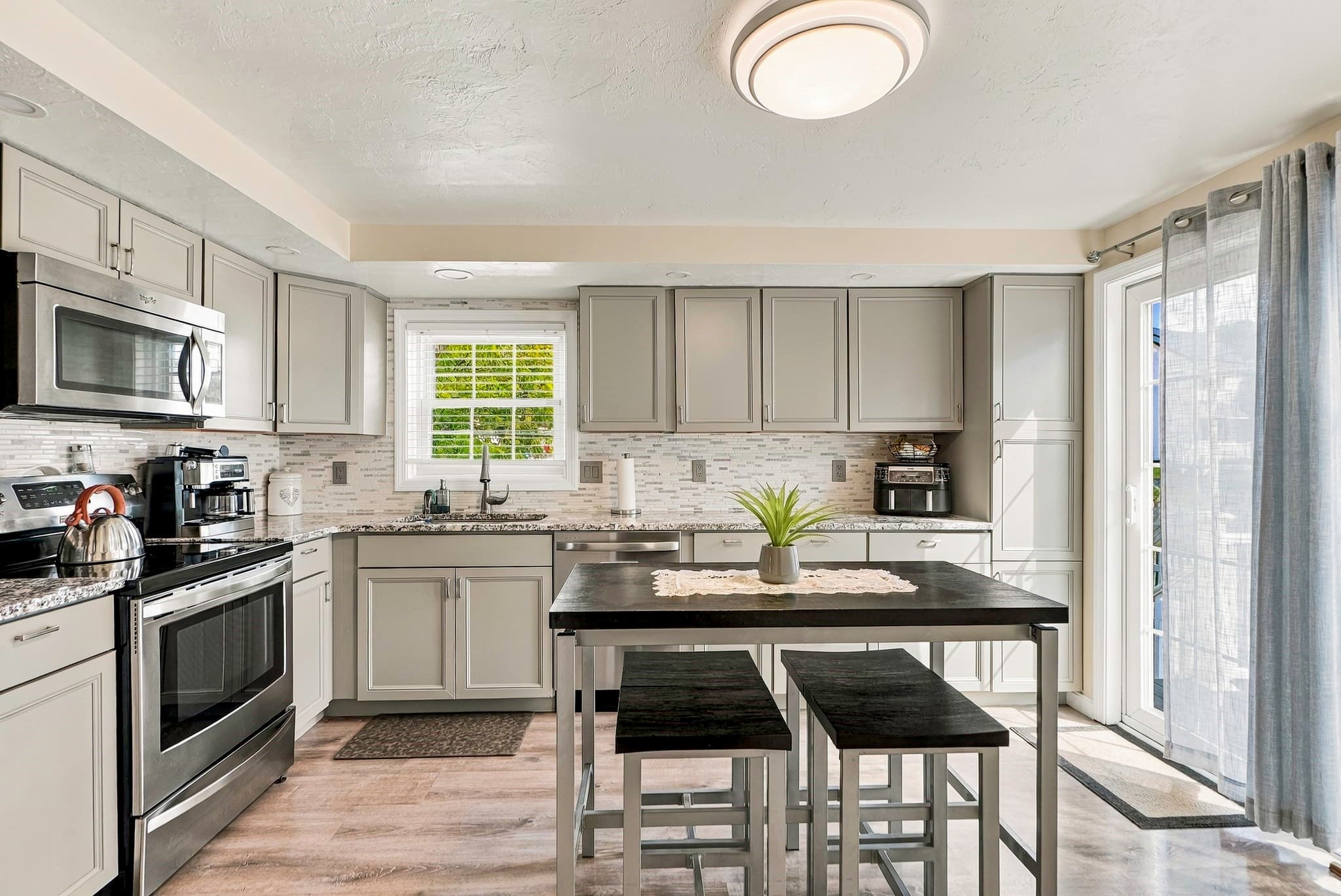 Single Family Residence at 102 Sunderland Rd, Worcester MA 01604, Worcester, photo 10 of 37