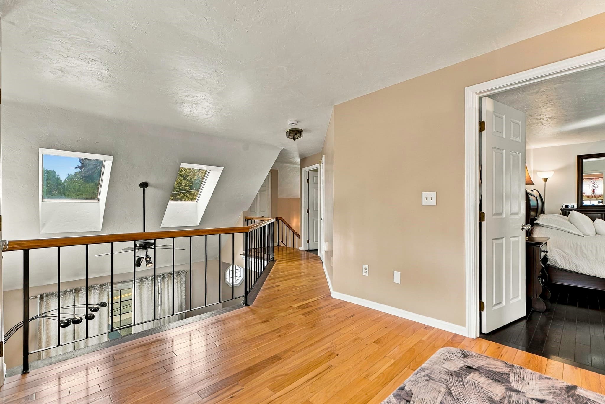 Single Family Residence at 102 Sunderland Rd, Worcester MA 01604, Worcester, photo 14 of 37