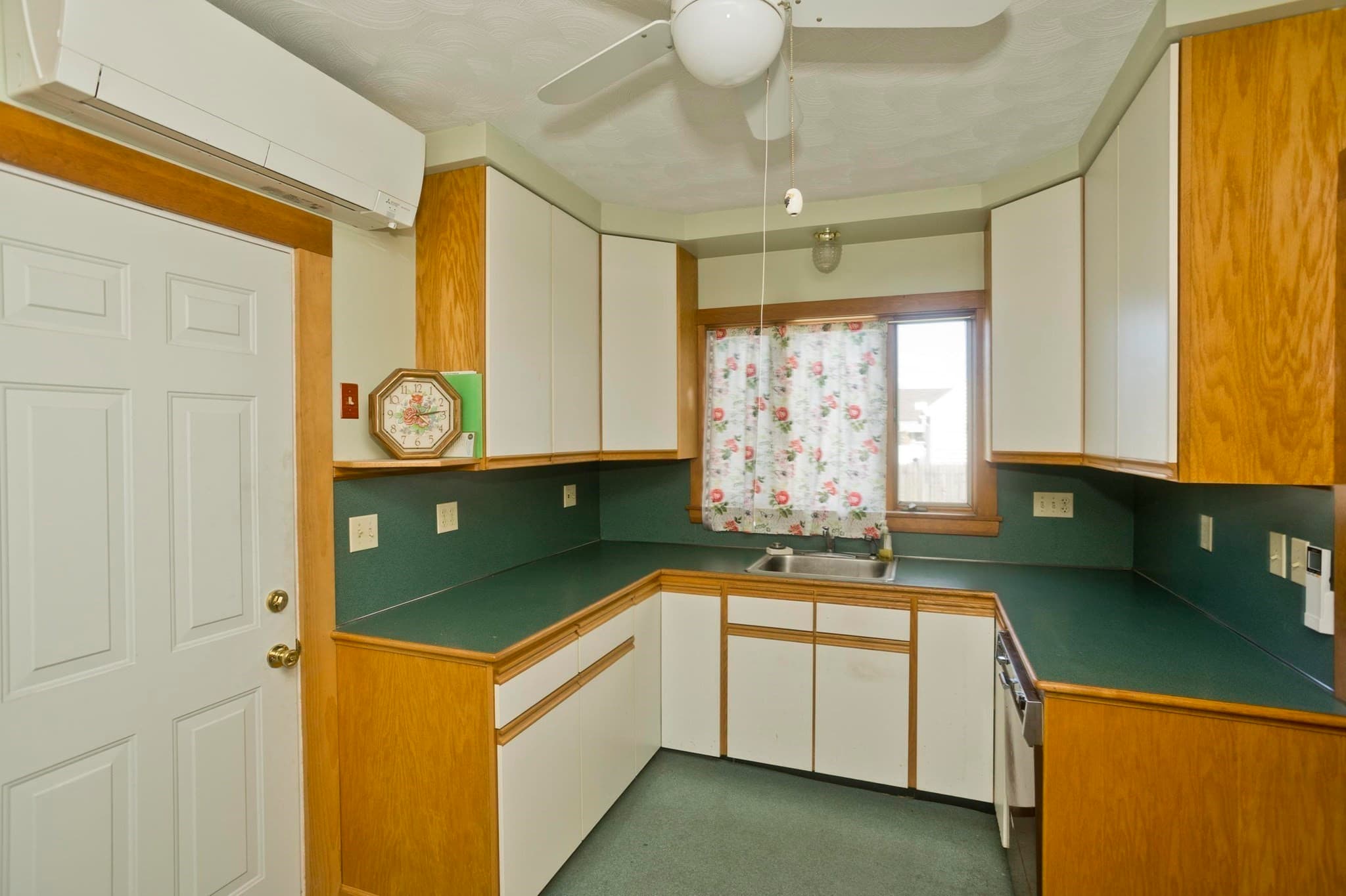 2 Family - 2 Units Up/Down at 485 East Street, Chicopee MA 01020, Chicopee, photo 11 of 33
