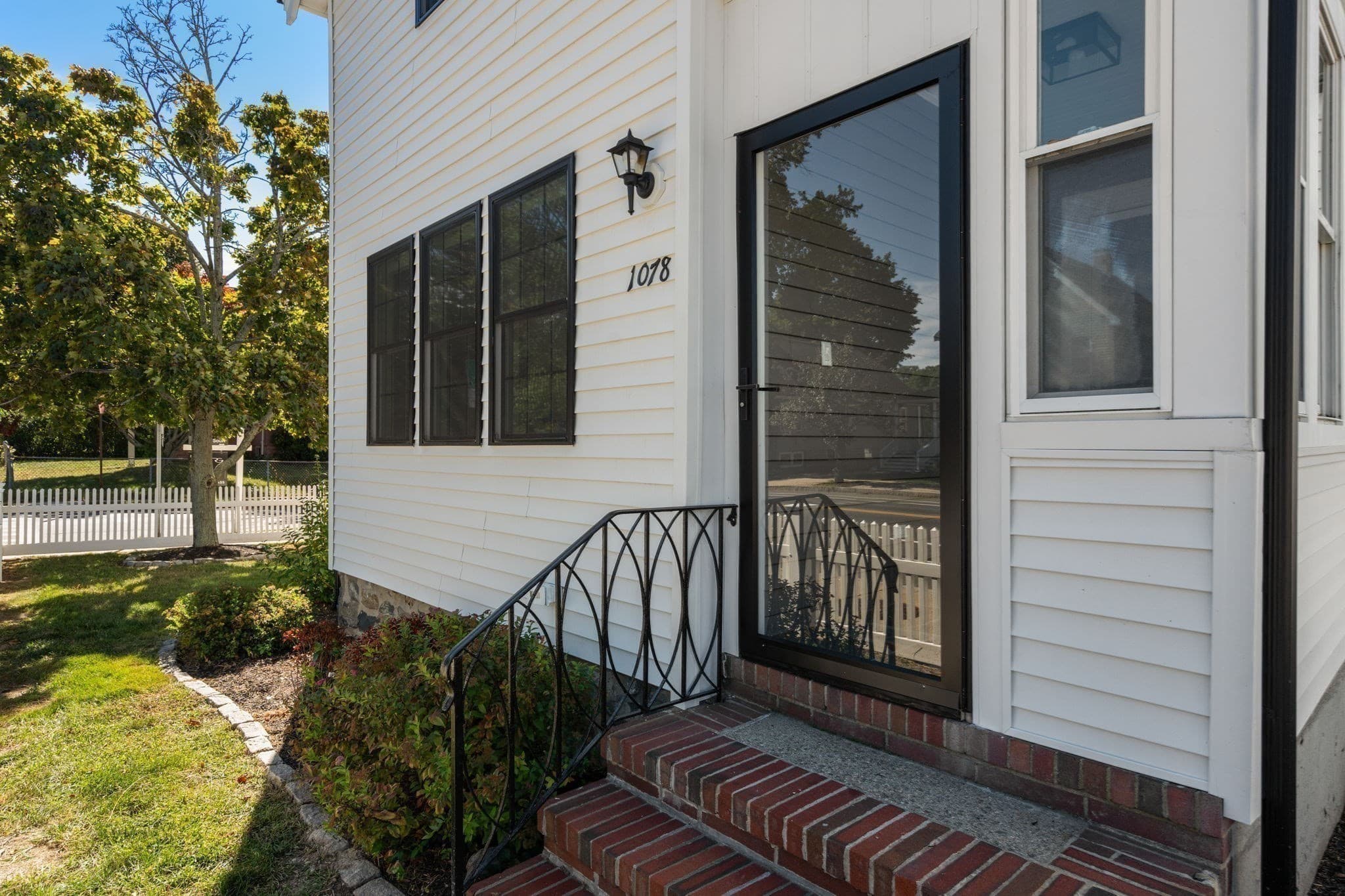 Single Family Residence at 1078 Main St, Melrose MA 02176, Melrose, photo 3 of 29