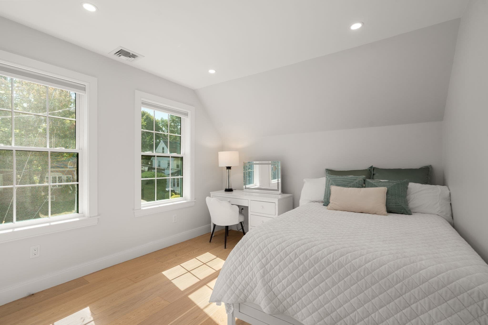 Single Family Residence at 1078 Main St, Melrose MA 02176, Melrose, photo 20 of 29