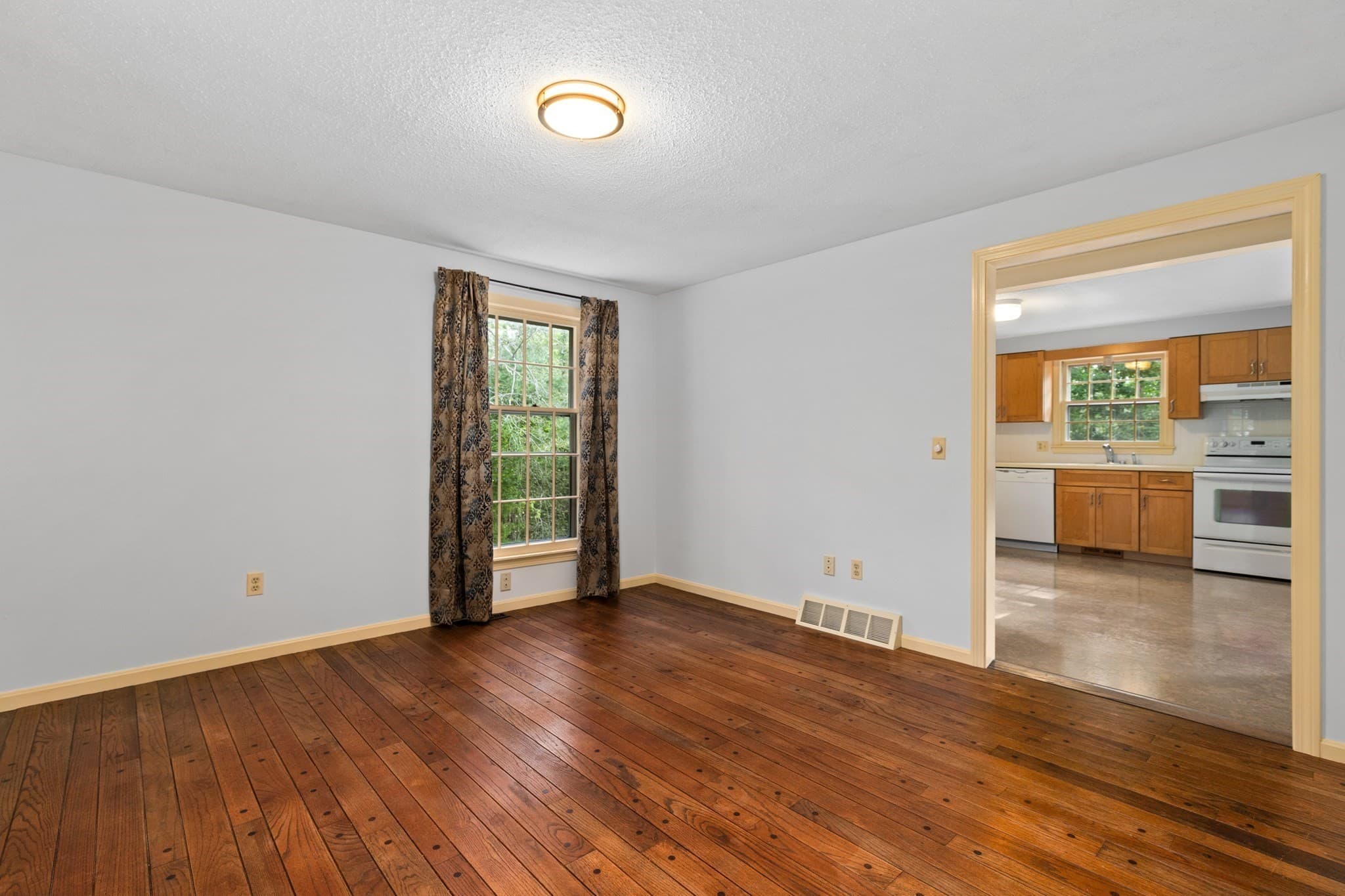Single Family Residence at 204 Woods Hole Rd, Falmouth MA 02540, Falmouth, photo 16 of 41