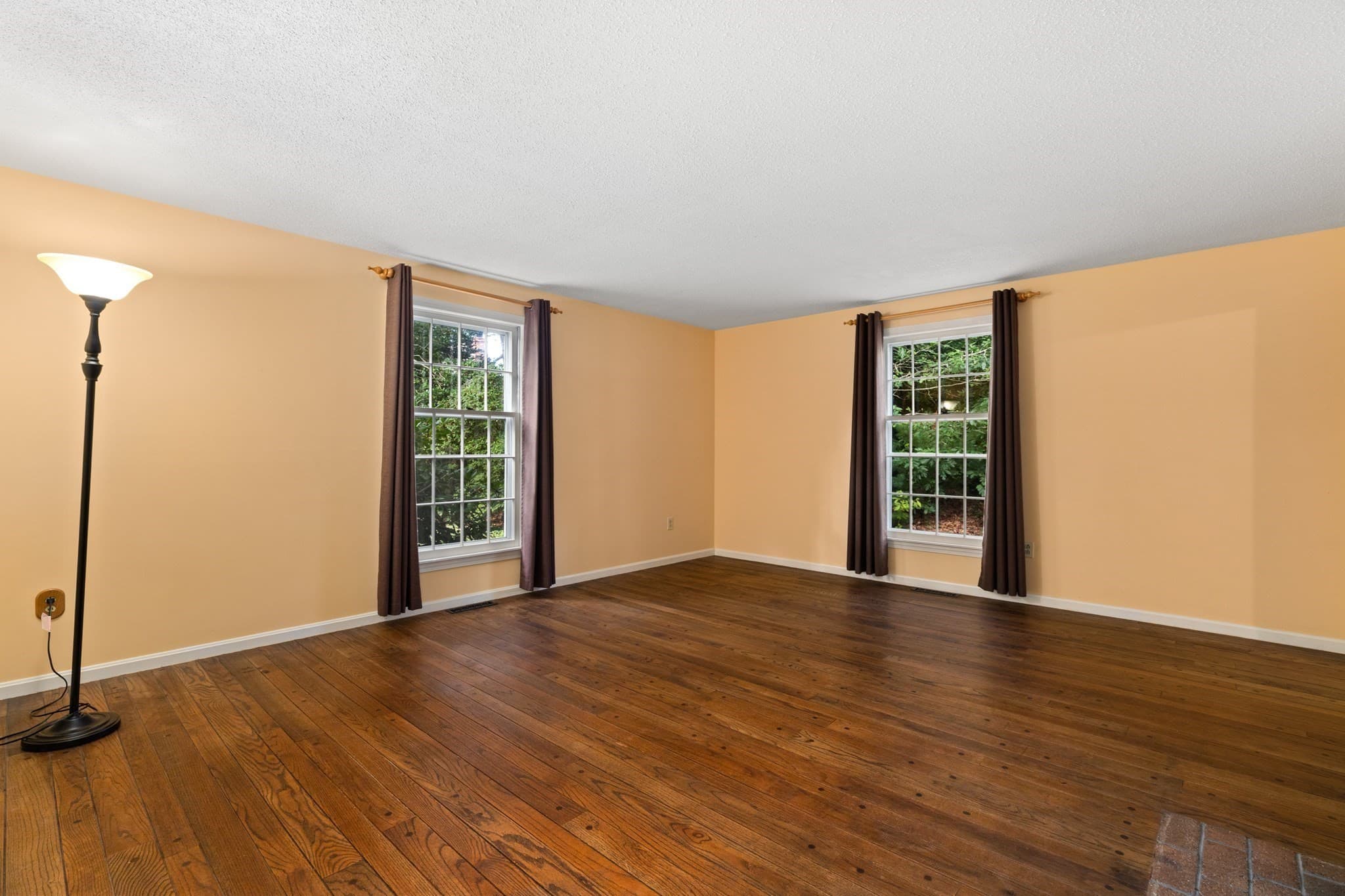 Single Family Residence at 204 Woods Hole Rd, Falmouth MA 02540, Falmouth, photo 7 of 41