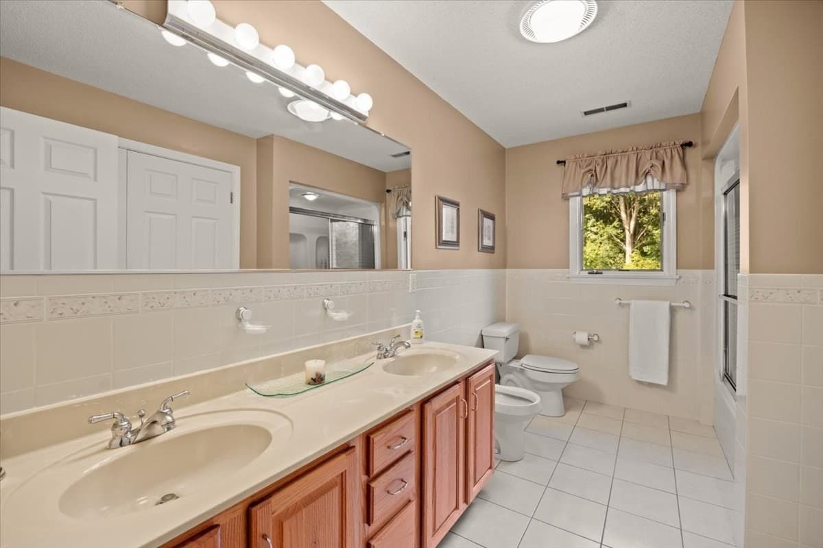 Single Family Residence at 84 Jane Howland Dr, Seekonk MA 02771, Seekonk, photo 27 of 42