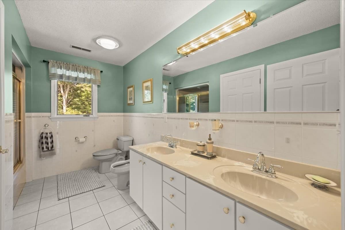 Single Family Residence at 84 Jane Howland Dr, Seekonk MA 02771, Seekonk, photo 26 of 42
