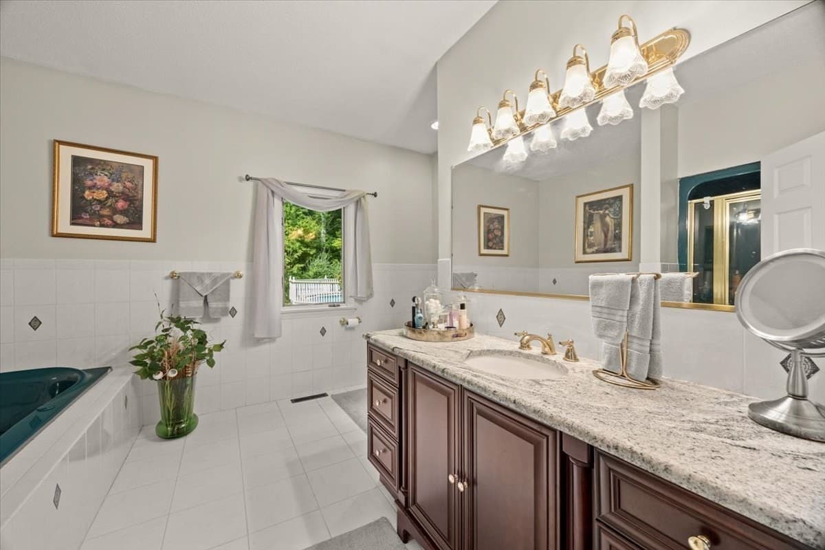 Single Family Residence at 84 Jane Howland Dr, Seekonk MA 02771, Seekonk, photo 20 of 42
