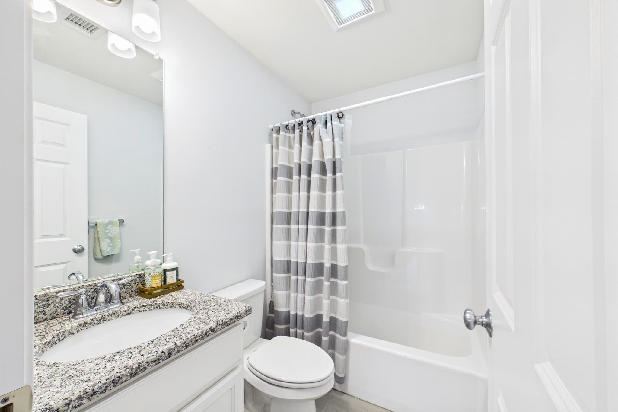 Single Family Residence at 232 Collins Corner Rd, Dartmouth MA 02747, Dartmouth, photo 27 of 42