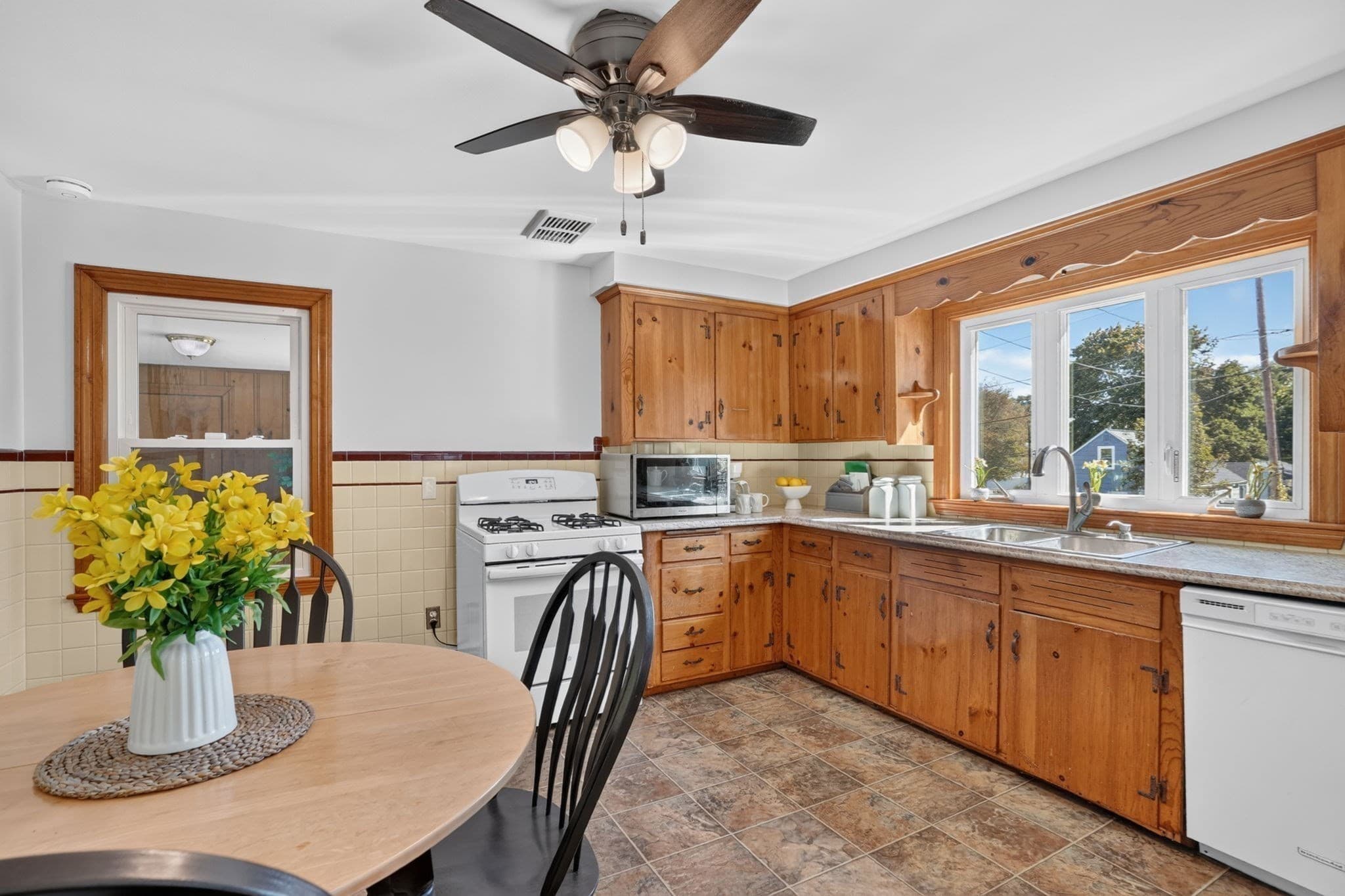 Single Family Residence at 36 Mckenney Cir, Andover MA 01810, Andover, photo 16 of 36