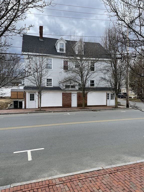 8-10 School St, Amesbury MA 01913