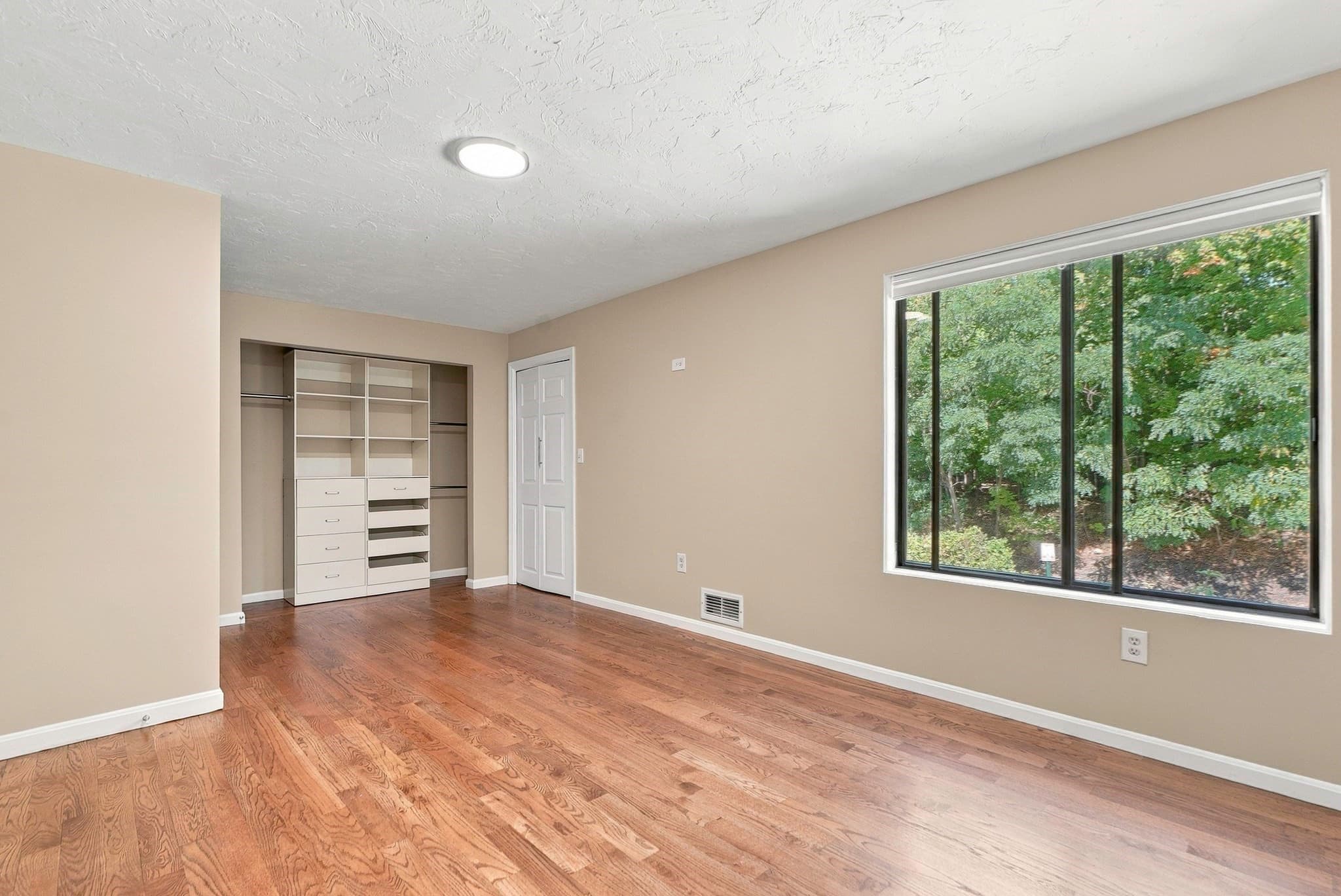 Condominium at 45 Lakeside Ave # 29, Marlborough MA 01752, Marlborough, photo 23 of 41