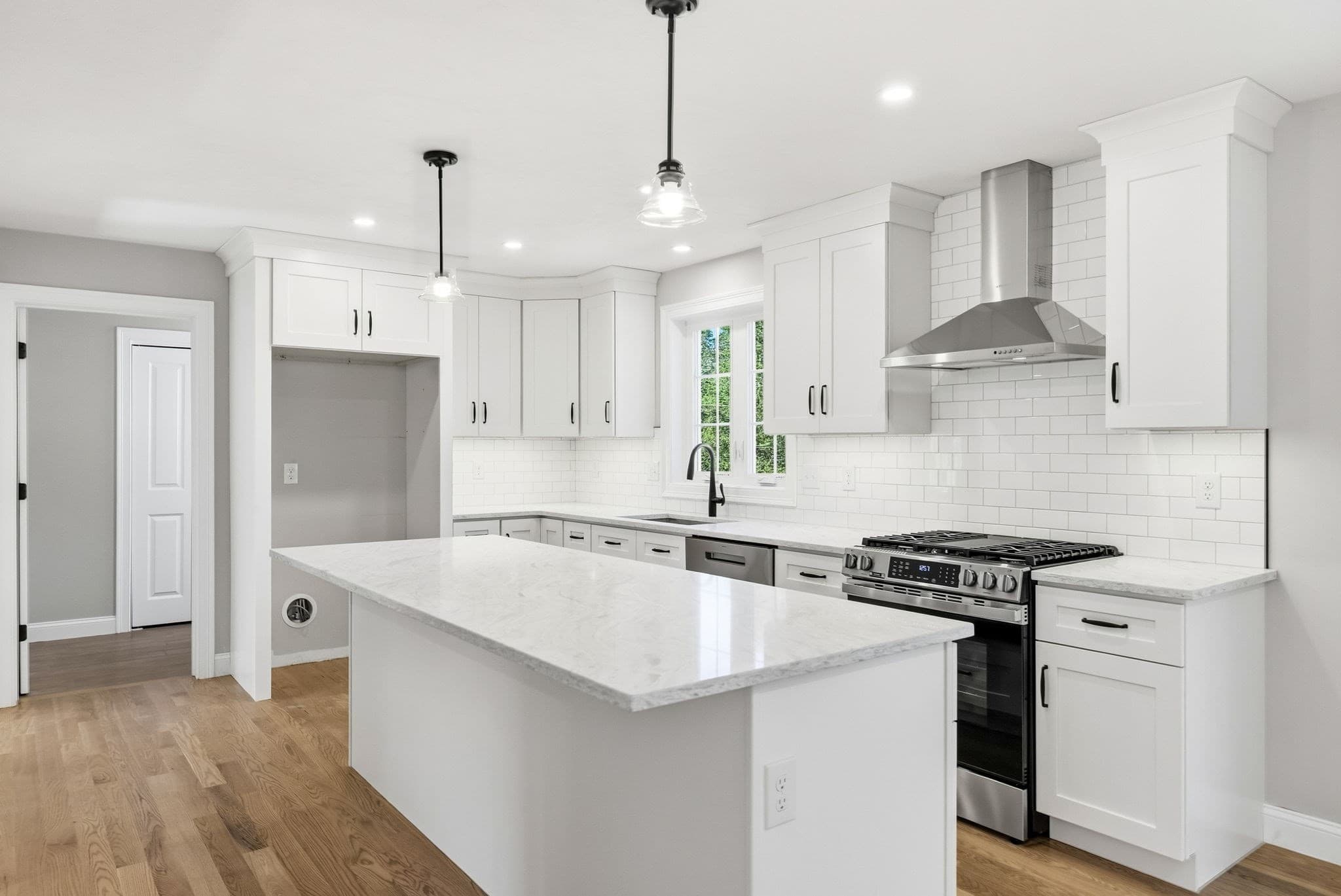 Single Family Residence at 15 Reardon Rd, Billerica MA 01821, Billerica, photo 5 of 42