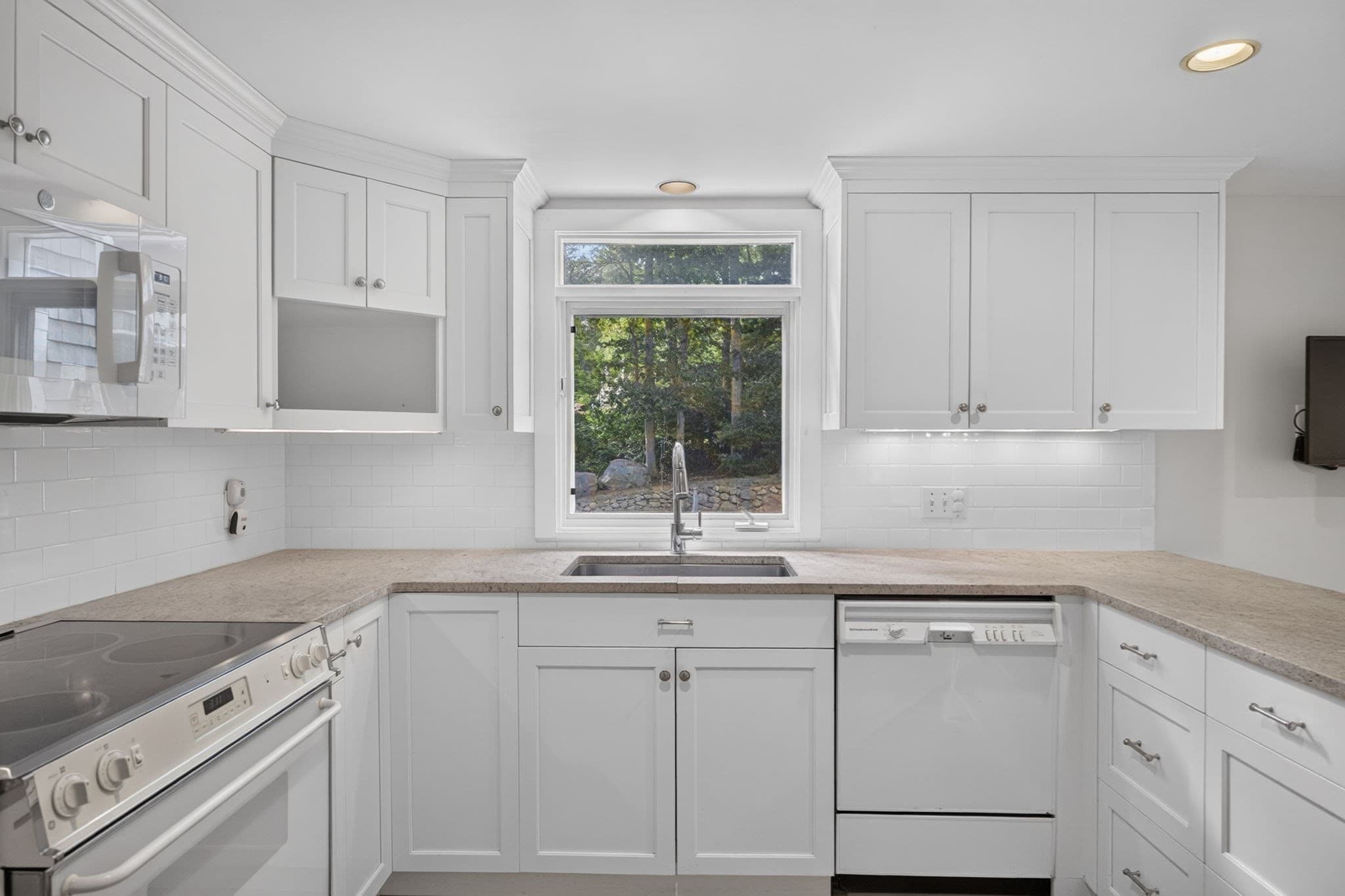 Single Family Residence at 32 Greengate Rd, Falmouth MA 02540, Falmouth, photo 6 of 38
