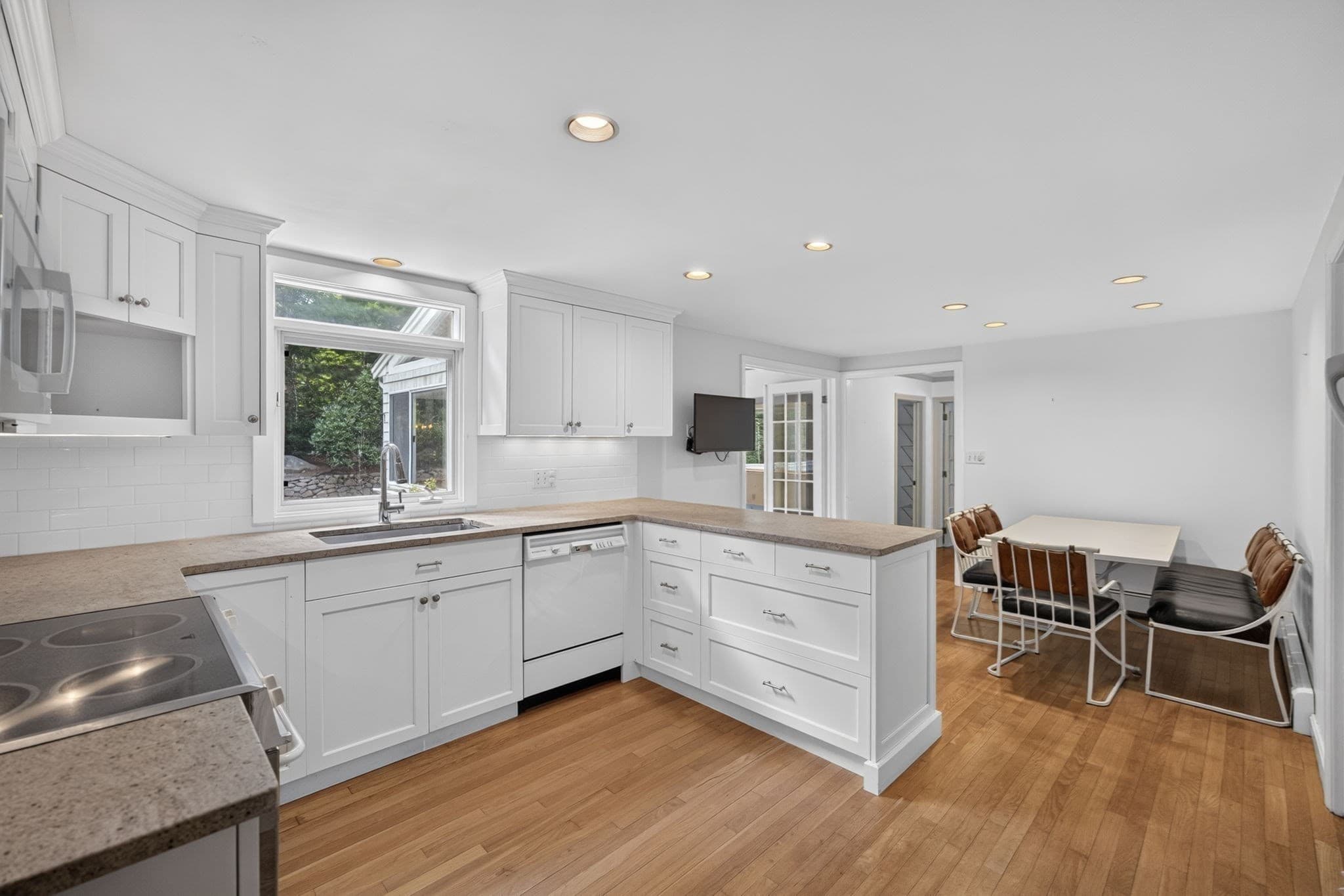 Single Family Residence at 32 Greengate Rd, Falmouth MA 02540, Falmouth, photo 10 of 38