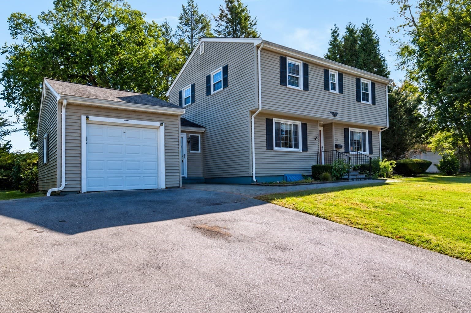 Single Family Residence at 14 Cunningham Dr, Framingham MA 01701, Framingham, photo 2 of 40