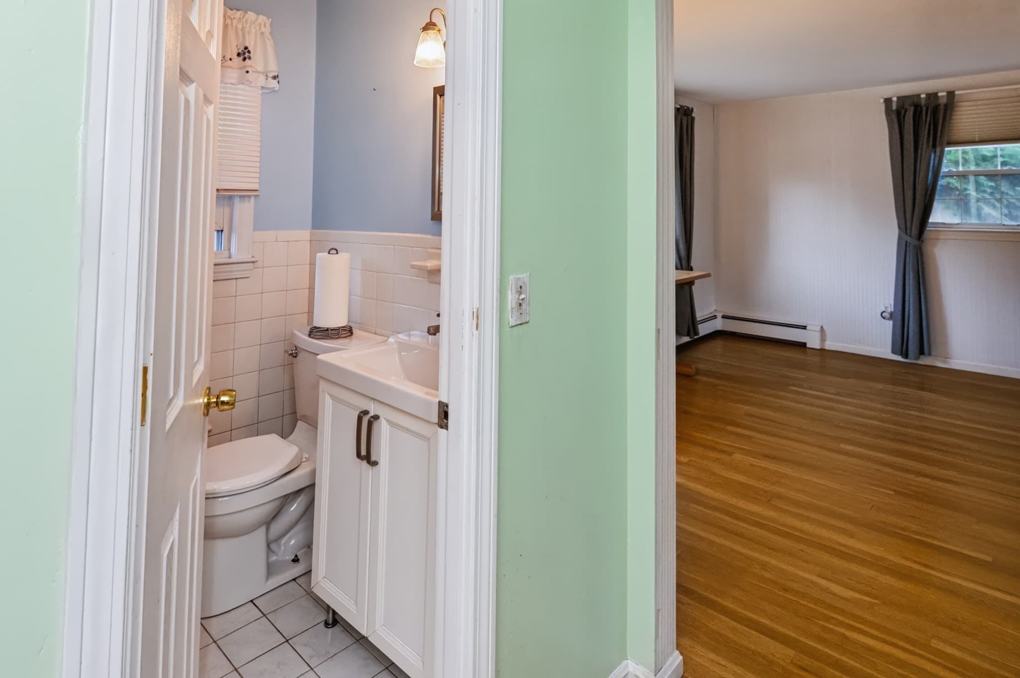Single Family Residence at 14 Cunningham Dr, Framingham MA 01701, Framingham, photo 6 of 40