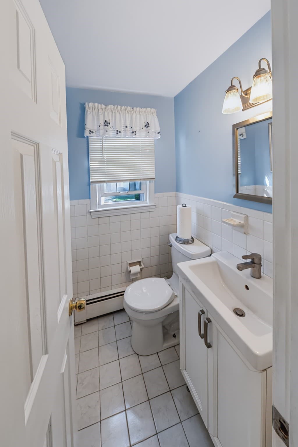 Single Family Residence at 14 Cunningham Dr, Framingham MA 01701, Framingham, photo 7 of 40