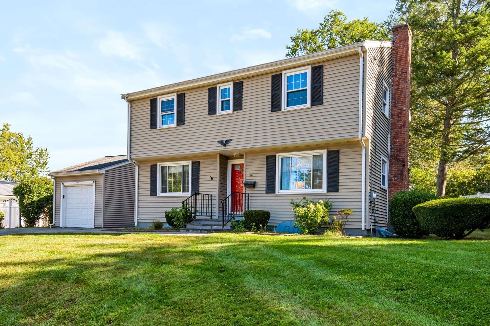 14 Cunningham Dr, Framingham MA 01701