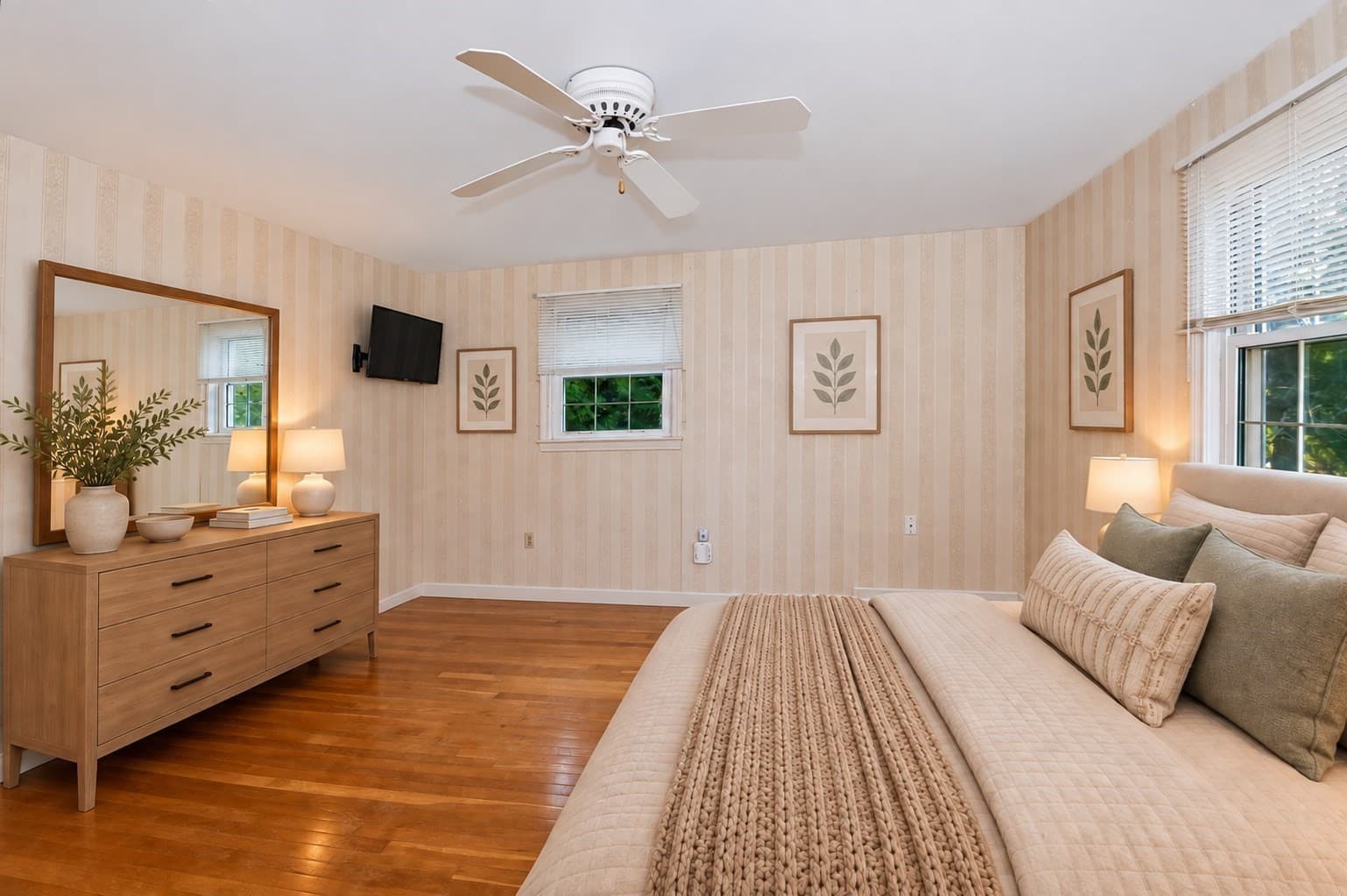 Single Family Residence at 14 Cunningham Dr, Framingham MA 01701, Framingham, photo 18 of 40