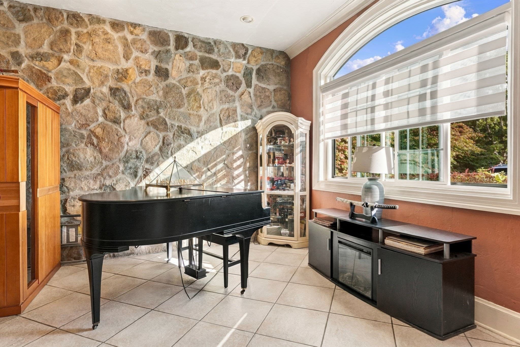 Single Family Residence at 3147 Sharps Lot Rd, Dighton MA 02715, Dighton, photo 18 of 42