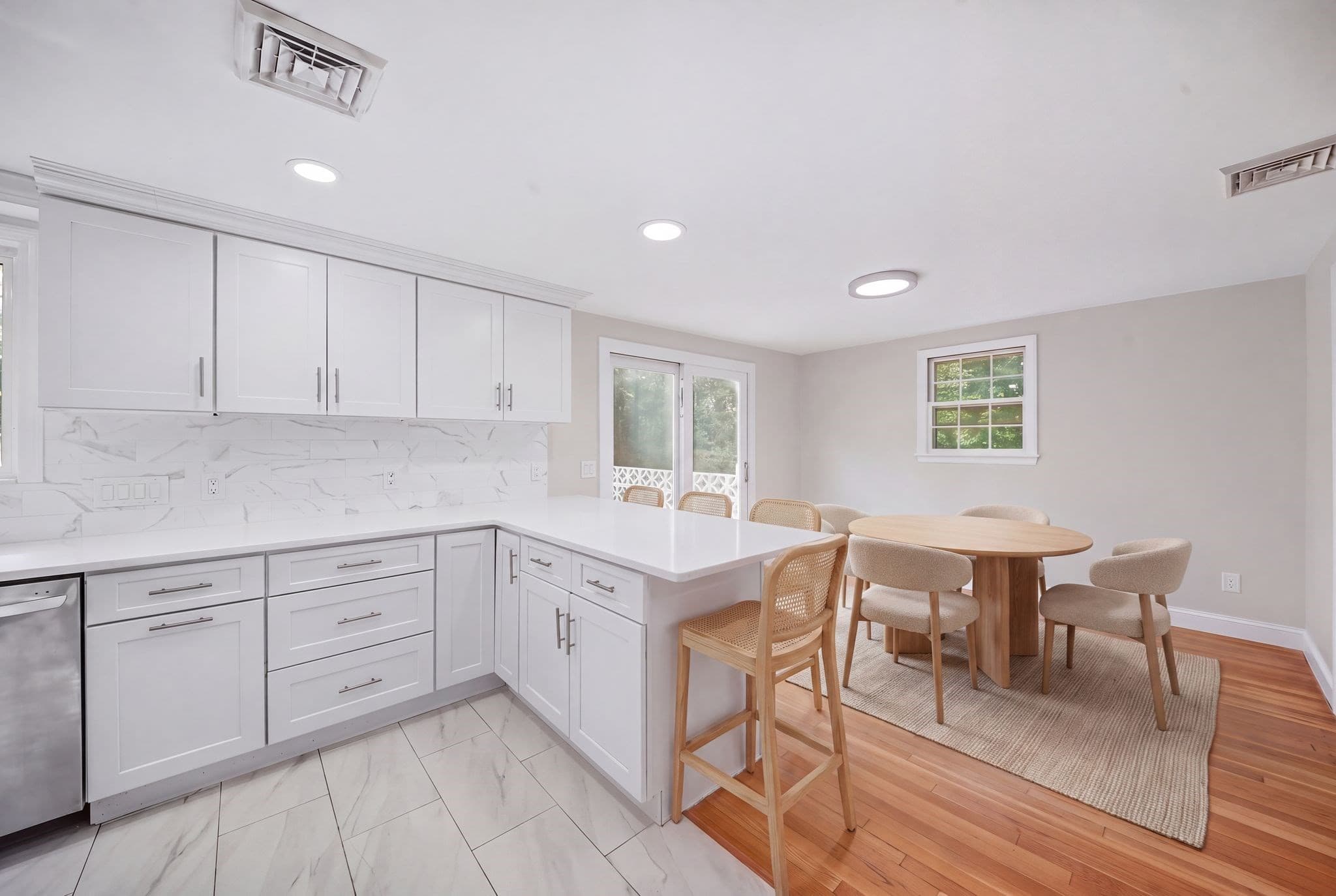 Single Family Residence at 15 Maplewood Rd, Tewksbury MA 01876, Tewksbury, photo 5 of 42
