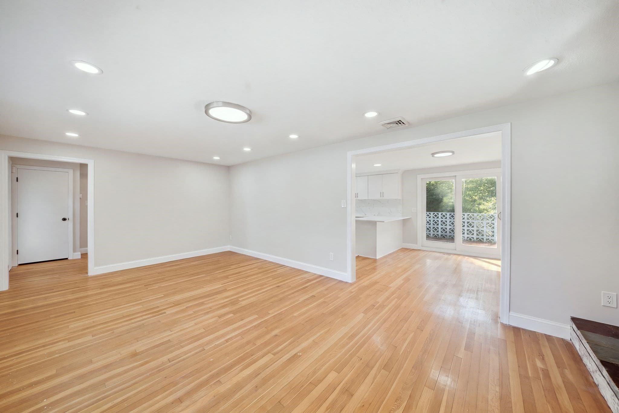 Single Family Residence at 15 Maplewood Rd, Tewksbury MA 01876, Tewksbury, photo 4 of 42