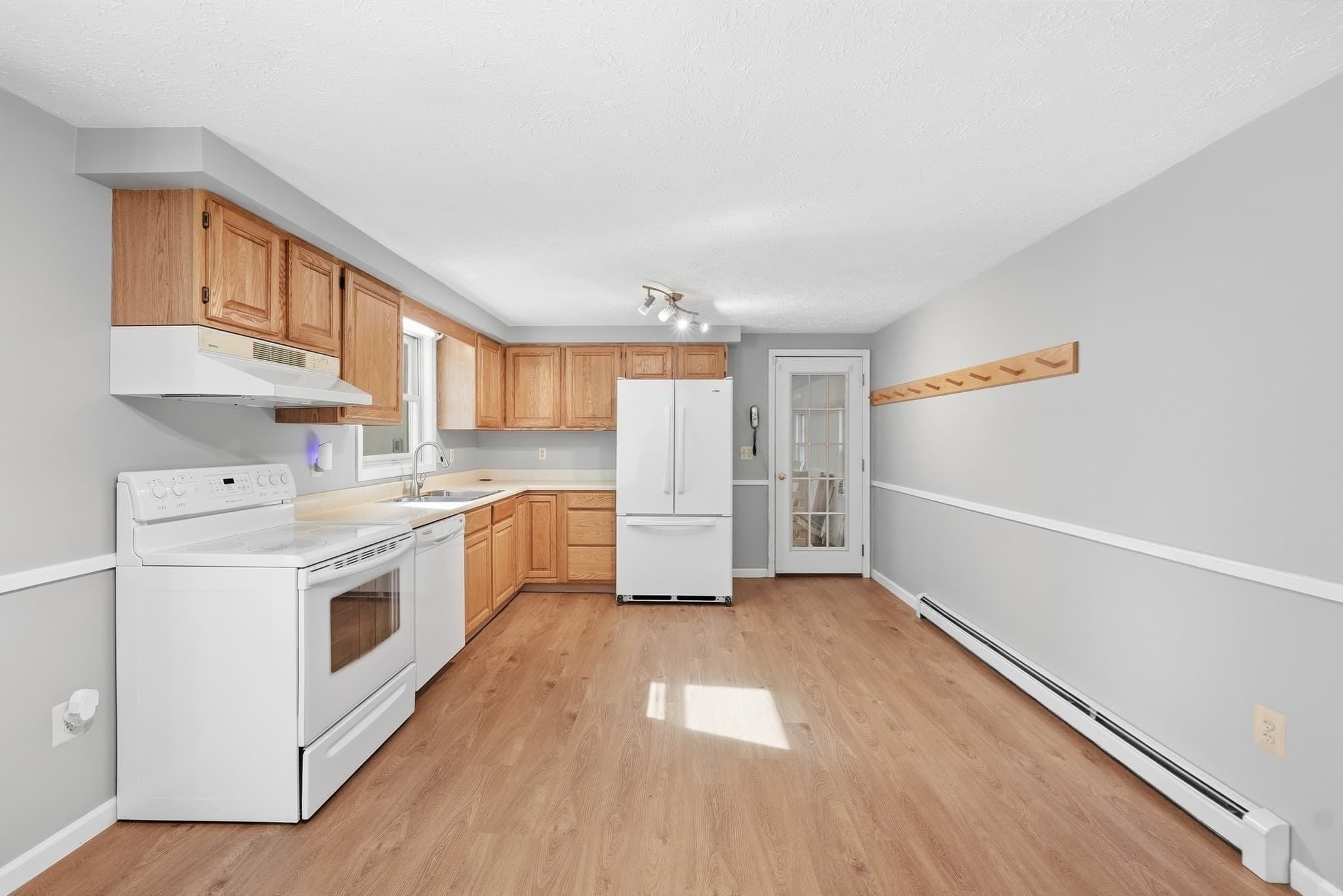 Single Family Residence at 140 Town Farm Road, Brookfield MA 01506, Brookfield, photo 16 of 36
