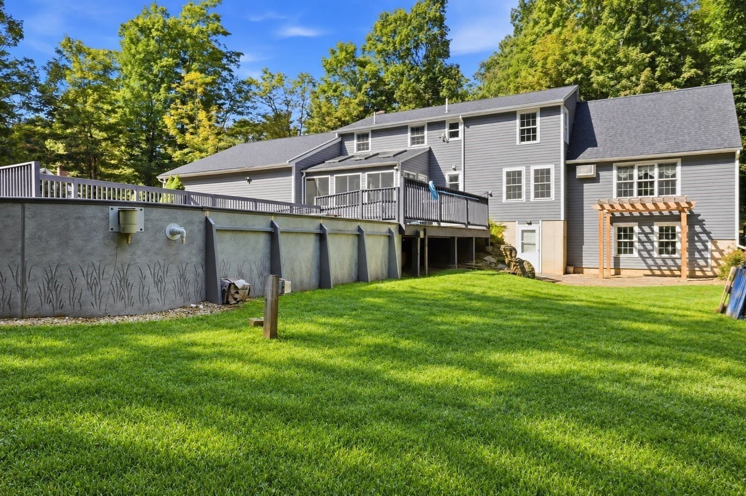 Single Family Residence at 140 Town Farm Road, Brookfield MA 01506, Brookfield, photo 4 of 36