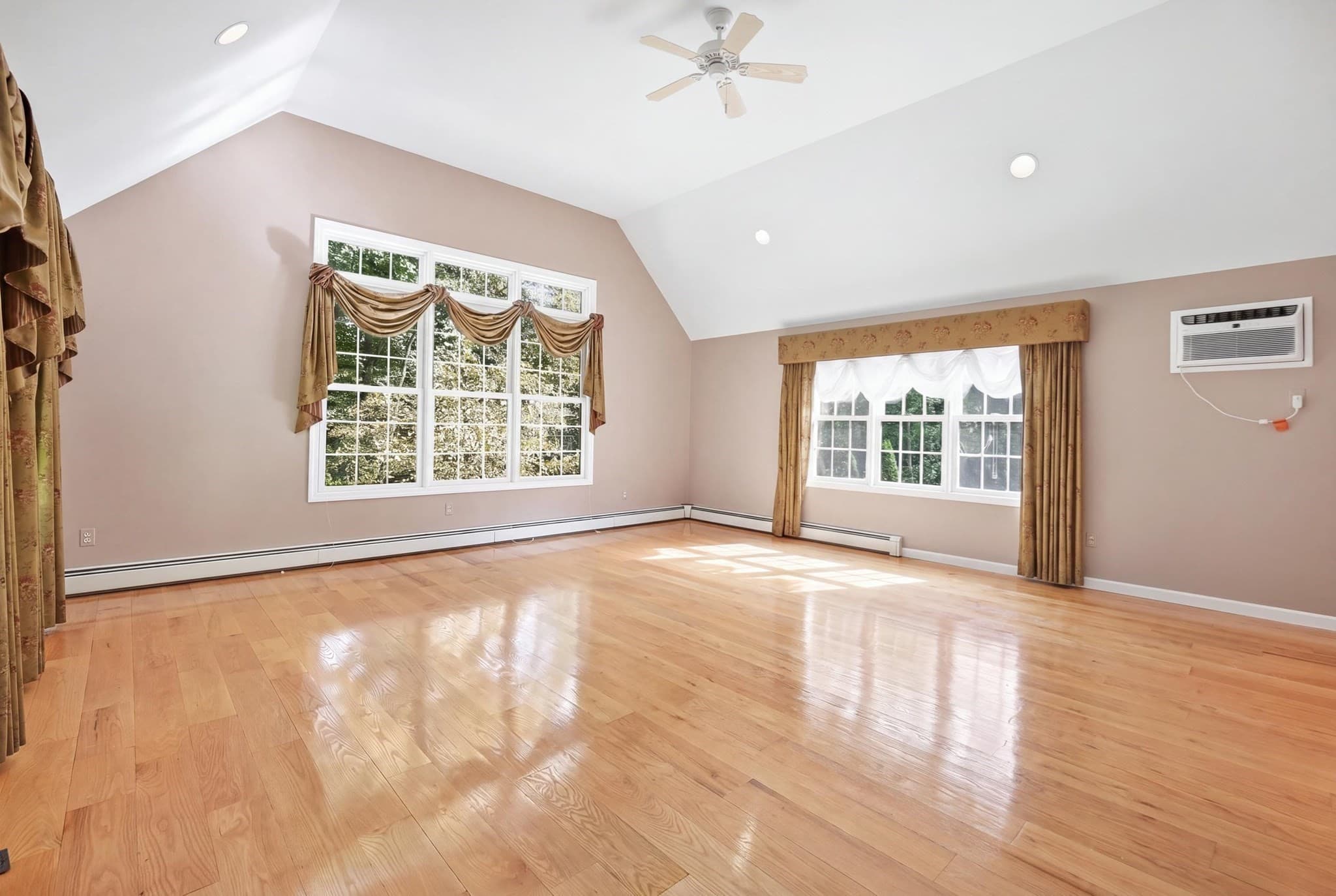 Single Family Residence at 140 Town Farm Road, Brookfield MA 01506, Brookfield, photo 8 of 36