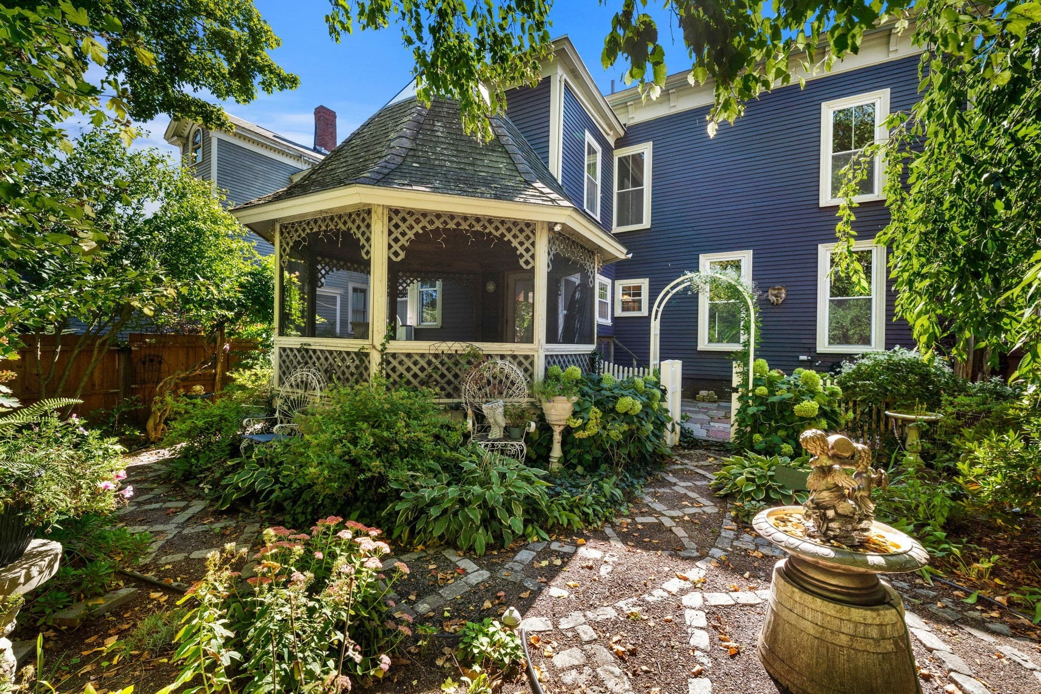 Single Family Residence at 154 High St, Newburyport MA 01950, Newburyport, photo 8 of 42