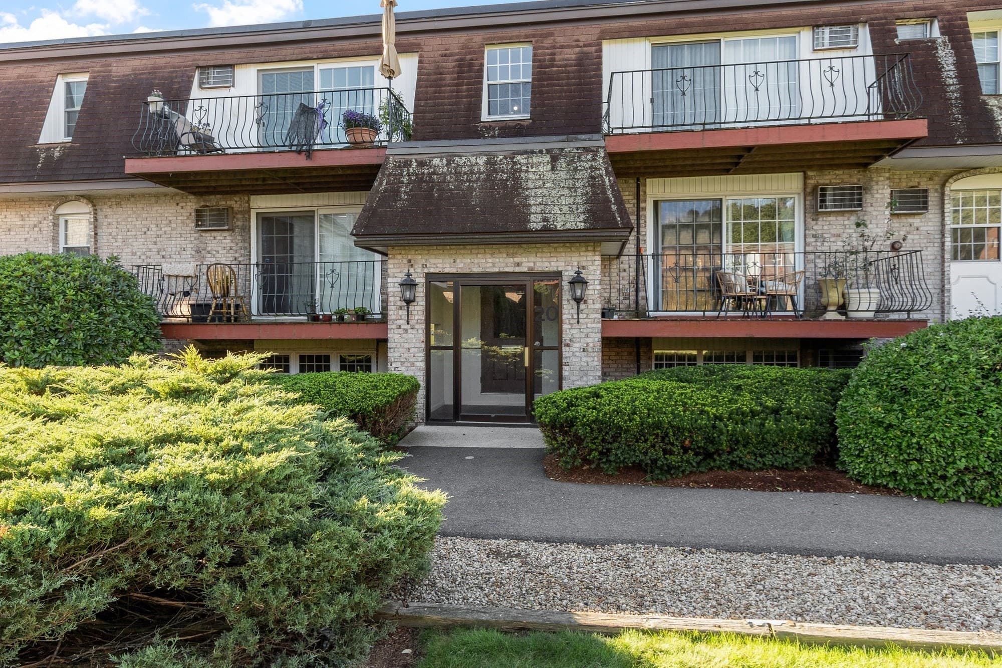 Condominium at 20 Williamsburg Ct. # 2, Shrewsbury MA 01545, Shrewsbury, photo 23 of 23