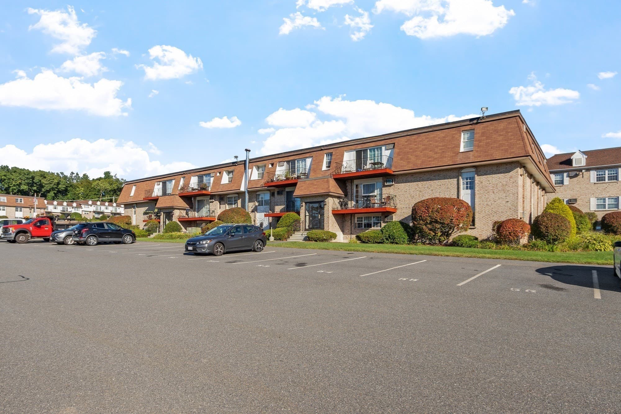 Condominium at 20 Williamsburg Ct. # 2, Shrewsbury MA 01545, Shrewsbury, photo 2 of 23