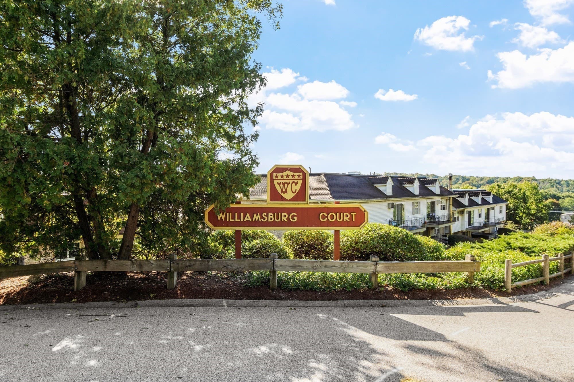 Condominium at 20 Williamsburg Ct. # 2, Shrewsbury MA 01545, Shrewsbury, photo 6 of 23
