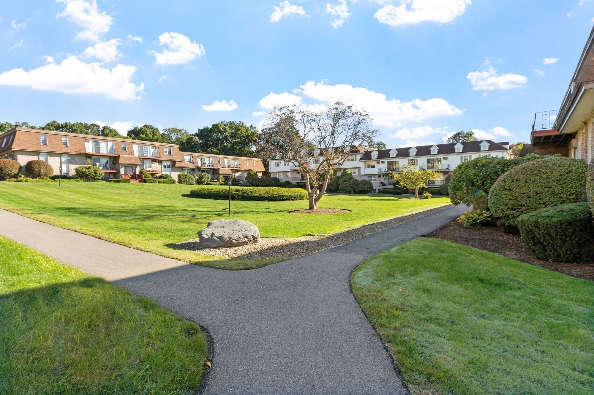 Condominium at 20 Williamsburg Ct. # 2, Shrewsbury MA 01545, Shrewsbury, photo 7 of 23