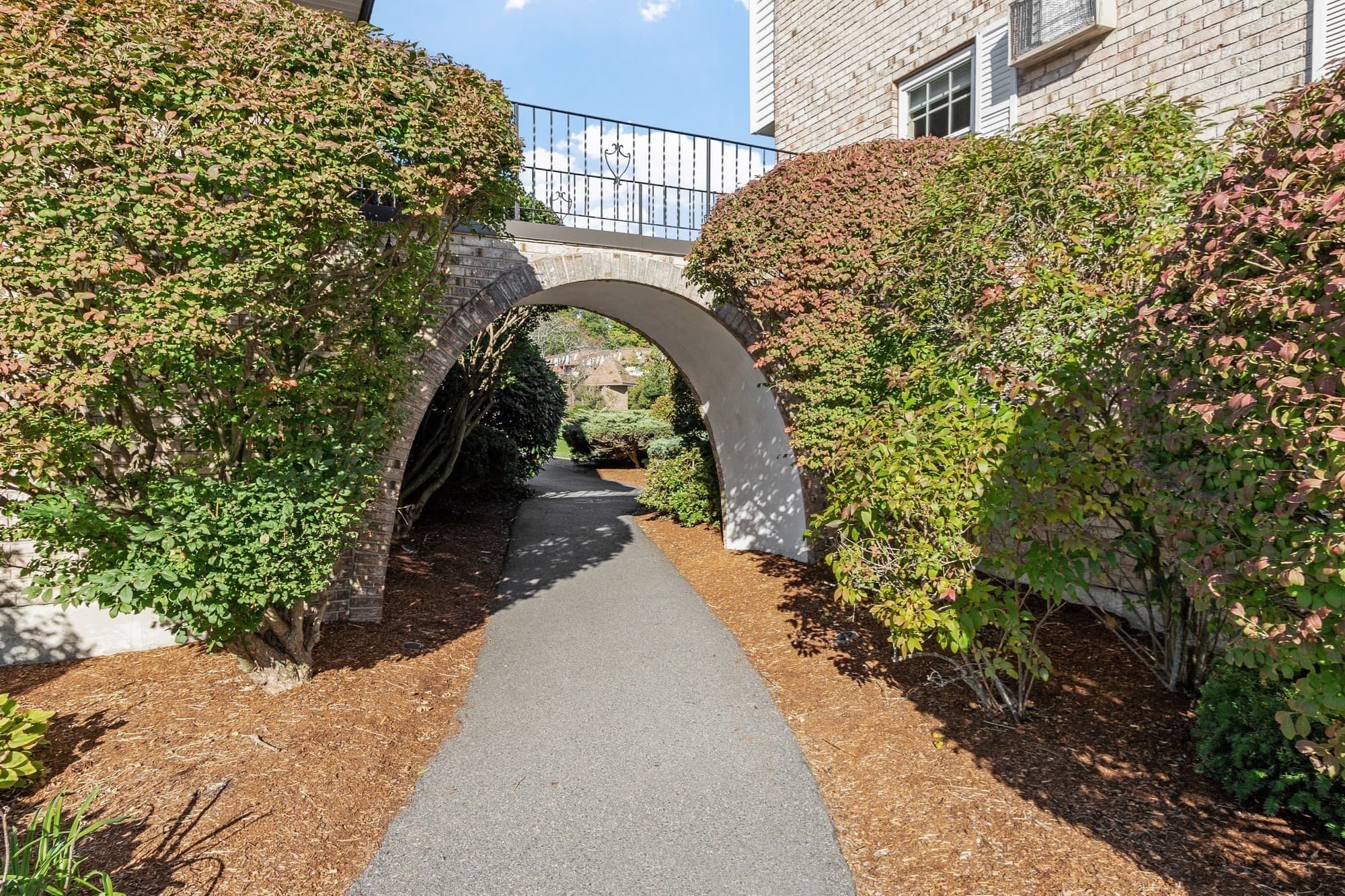 Condominium at 20 Williamsburg Ct. # 2, Shrewsbury MA 01545, Shrewsbury, photo 5 of 23