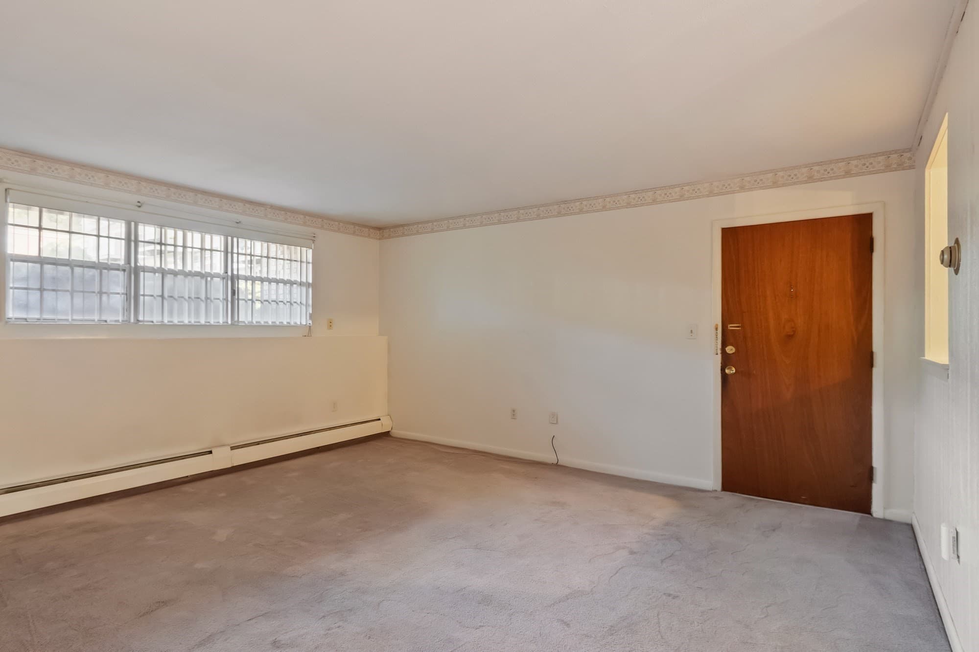 Condominium at 20 Williamsburg Ct. # 2, Shrewsbury MA 01545, Shrewsbury, photo 10 of 23