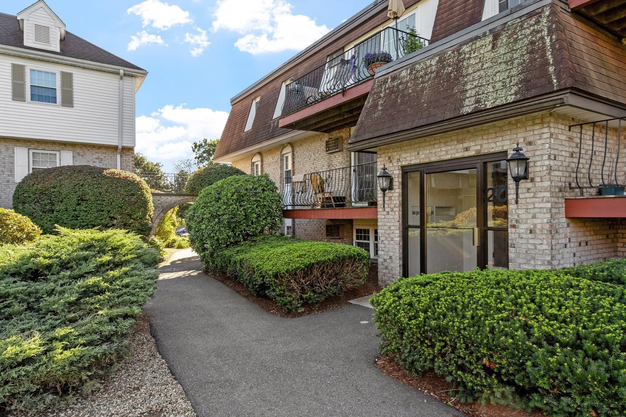Condominium at 20 Williamsburg Ct. # 2, Shrewsbury MA 01545, Shrewsbury, photo 4 of 23