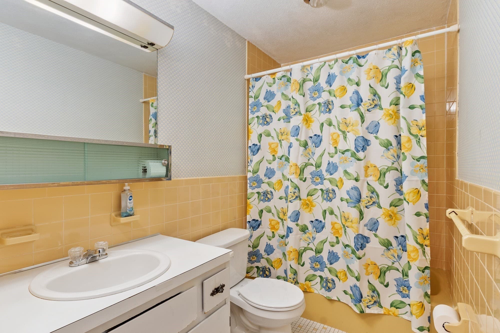 Condominium at 20 Williamsburg Ct. # 2, Shrewsbury MA 01545, Shrewsbury, photo 21 of 23