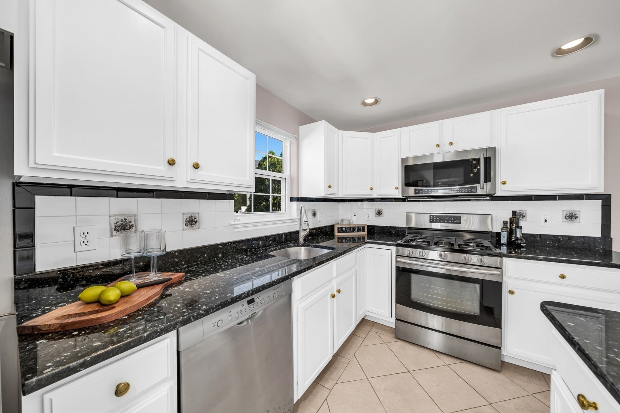 Single Family Residence at 51 Bucklin Rd, North Andover MA 01845, North Andover, photo 11 of 37