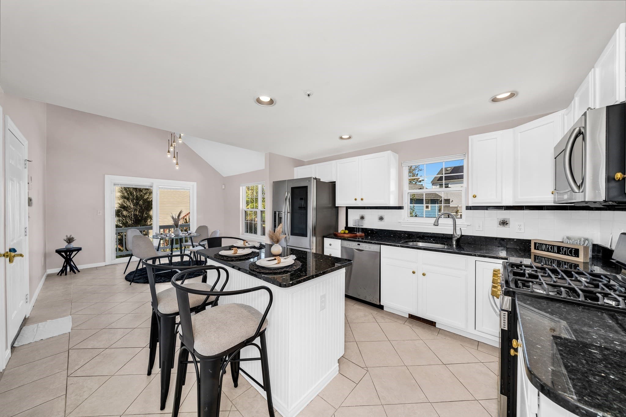 Single Family Residence at 51 Bucklin Rd, North Andover MA 01845, North Andover, photo 8 of 37